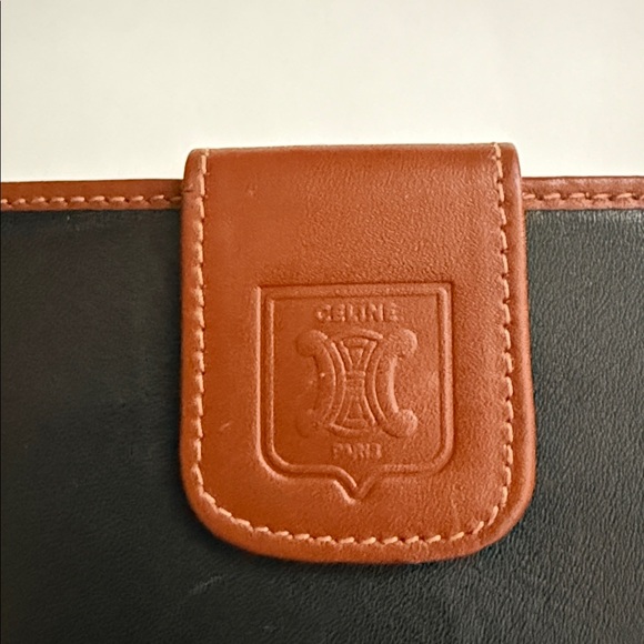 Celine Kisslock Black and Brown Leather Wallet - Picture 2 of 14
